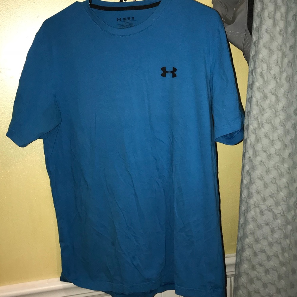 UNDER ARMOUR SHORT SLEEVE SHIRT
